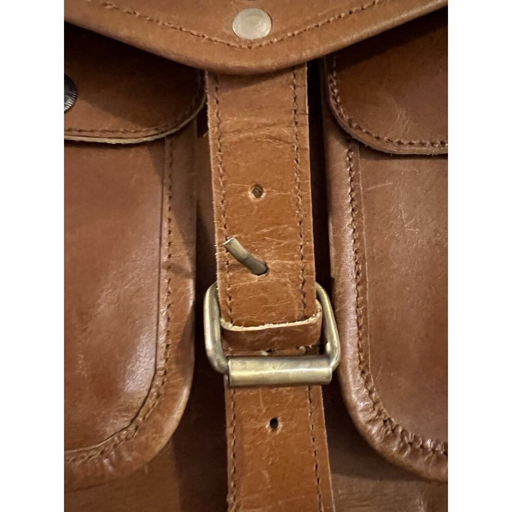 Brown Leather Messenger Bag Vintage 11x10x3 Some Wear And Buckle Is Loose As Is - Picture 4 of 16